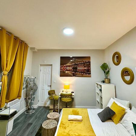 Private Luxurious City Studio-Daily,Weekly,Monthly Birmingham Luaran gambar