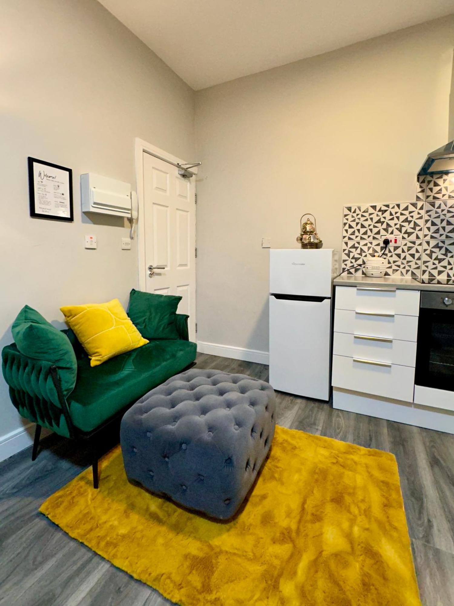 Private Luxurious City Studio-Daily,Weekly,Monthly Birmingham Luaran gambar