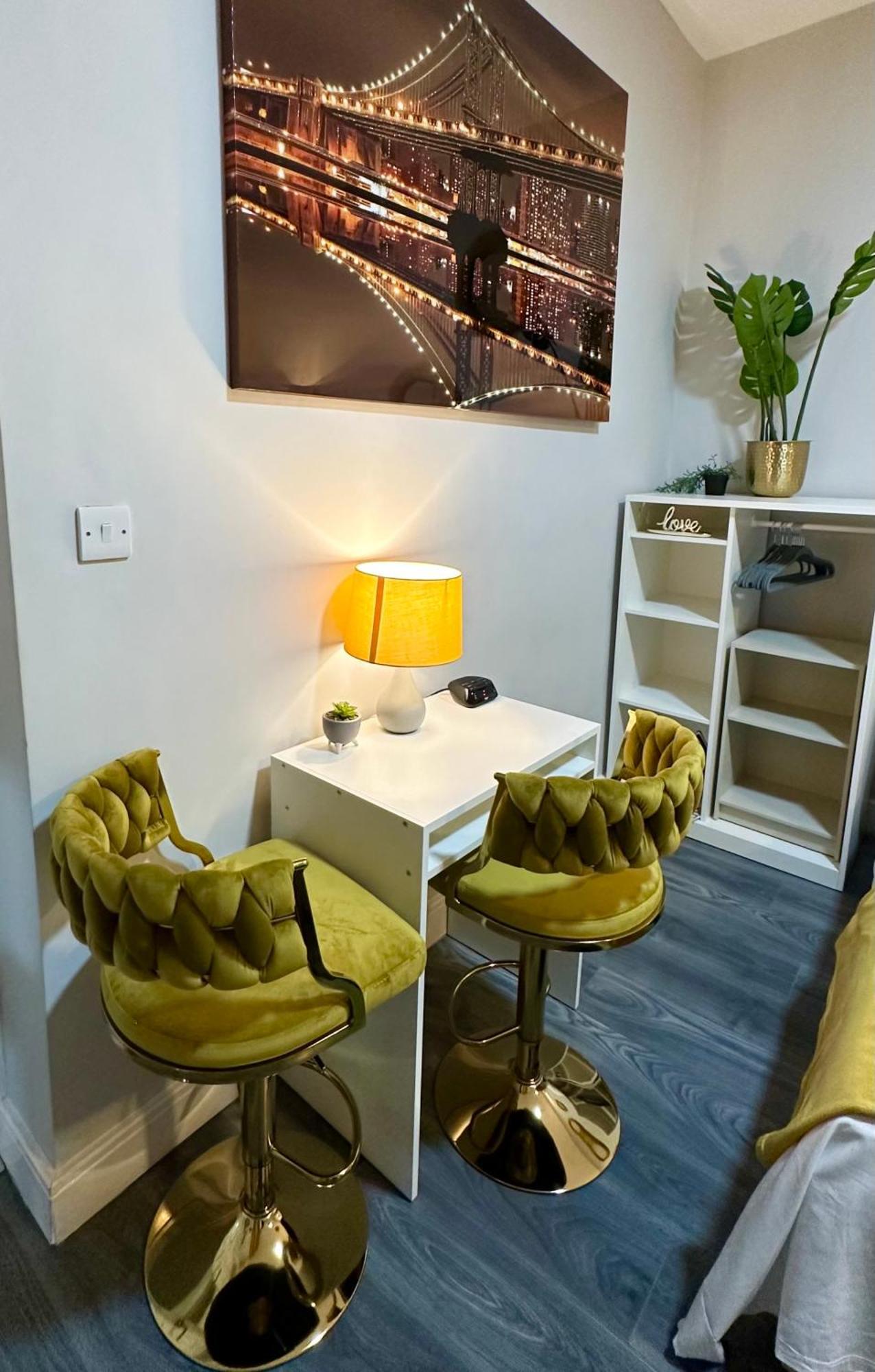 Private Luxurious City Studio-Daily,Weekly,Monthly Birmingham Luaran gambar